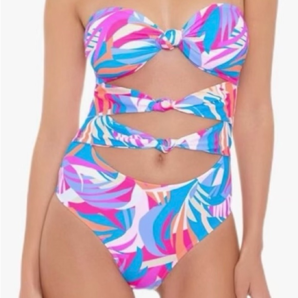🔥SALT + COVE Tropical Breeze Knotted One-Piece
Swimsuit🏝️